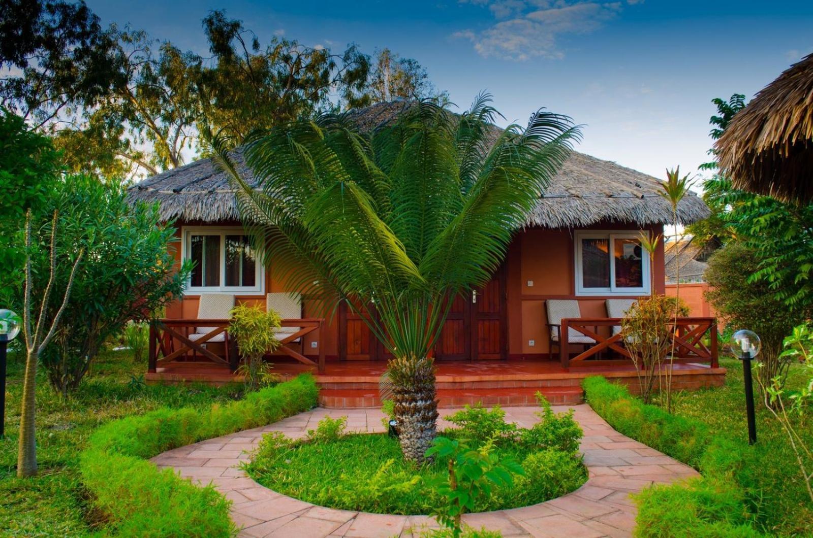 Edena Kely Hotel Mahajanga Ngoại thất bức ảnh