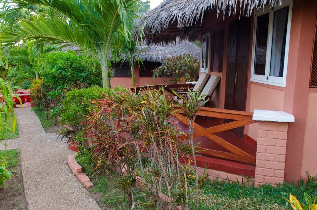 Edena Kely Hotel Mahajanga Ngoại thất bức ảnh