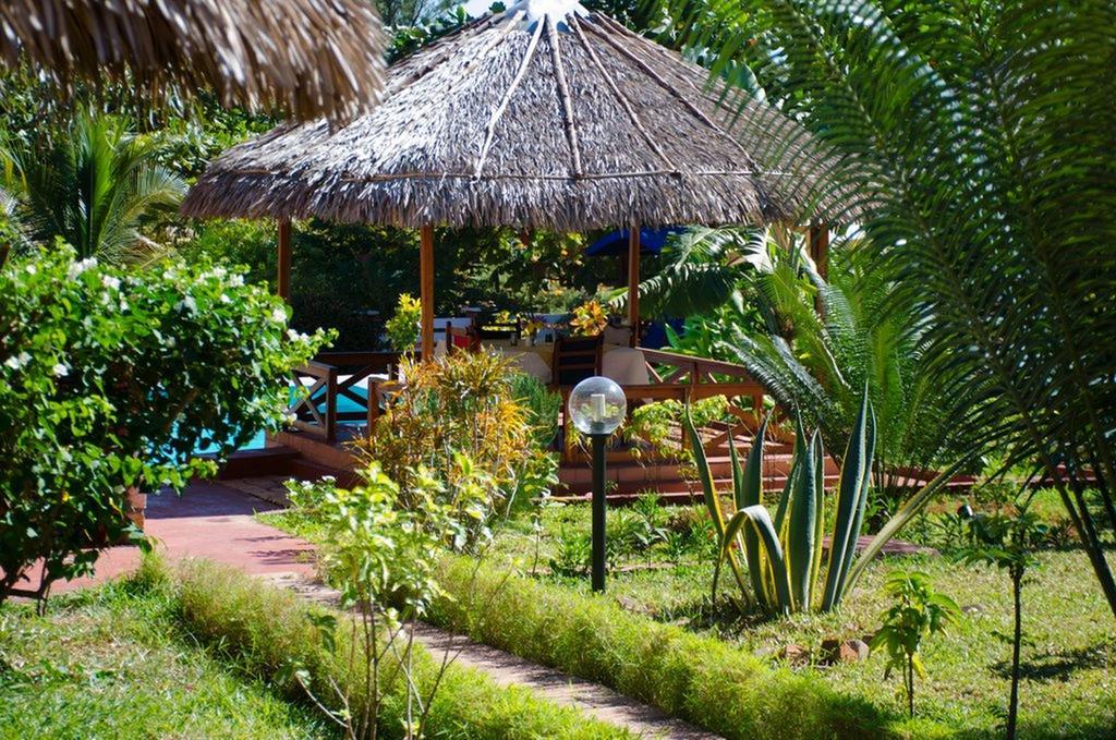 Edena Kely Hotel Mahajanga Ngoại thất bức ảnh