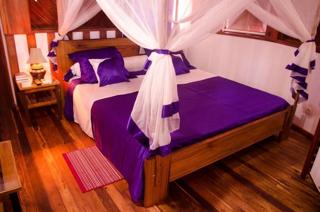 Edena Kely Hotel Mahajanga Ngoại thất bức ảnh