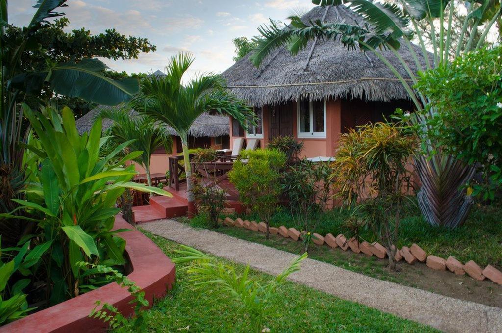 Edena Kely Hotel Mahajanga Ngoại thất bức ảnh