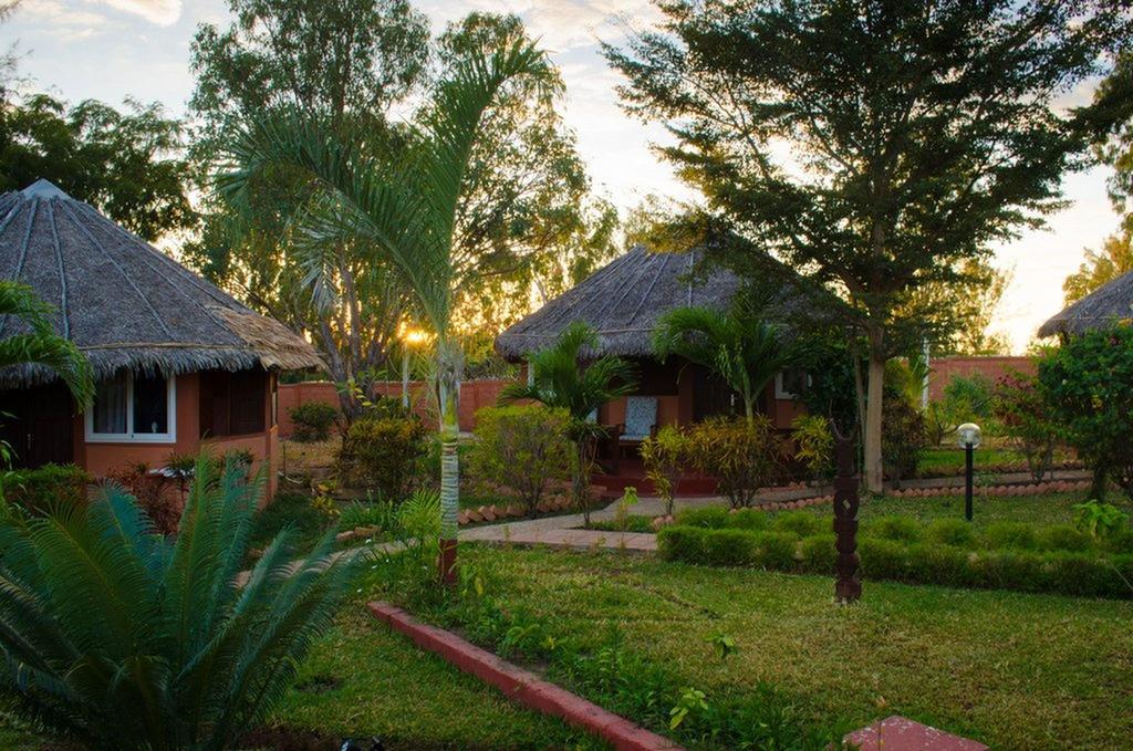 Edena Kely Hotel Mahajanga Ngoại thất bức ảnh