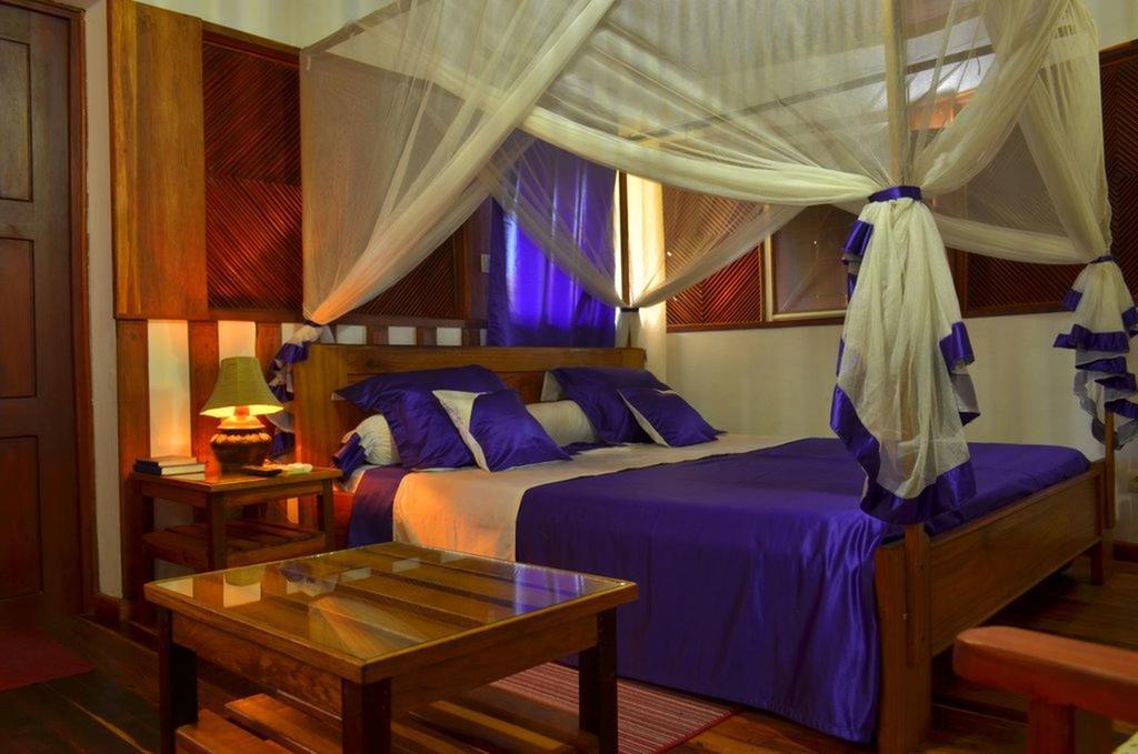 Edena Kely Hotel Mahajanga Ngoại thất bức ảnh