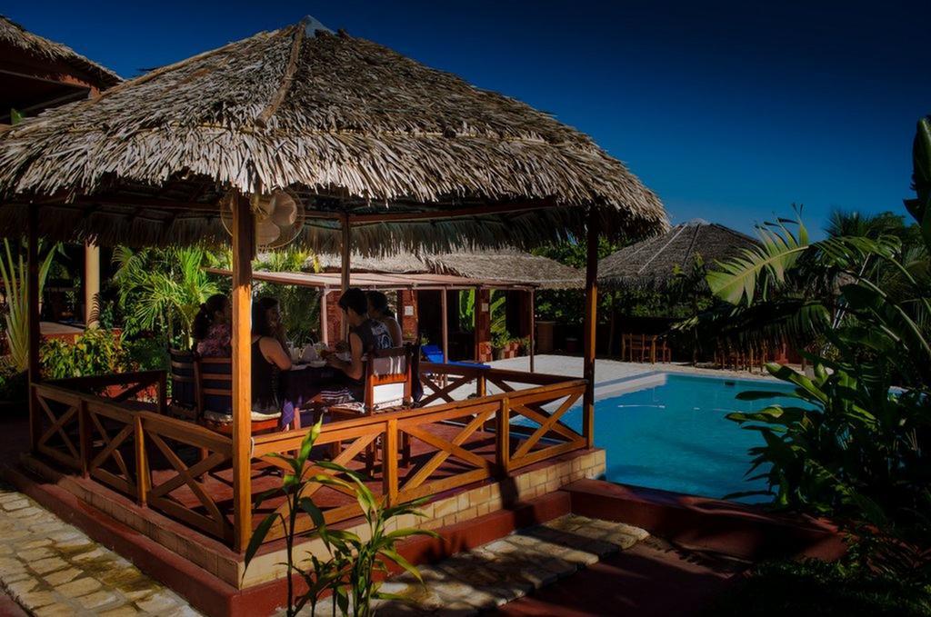 Edena Kely Hotel Mahajanga Ngoại thất bức ảnh