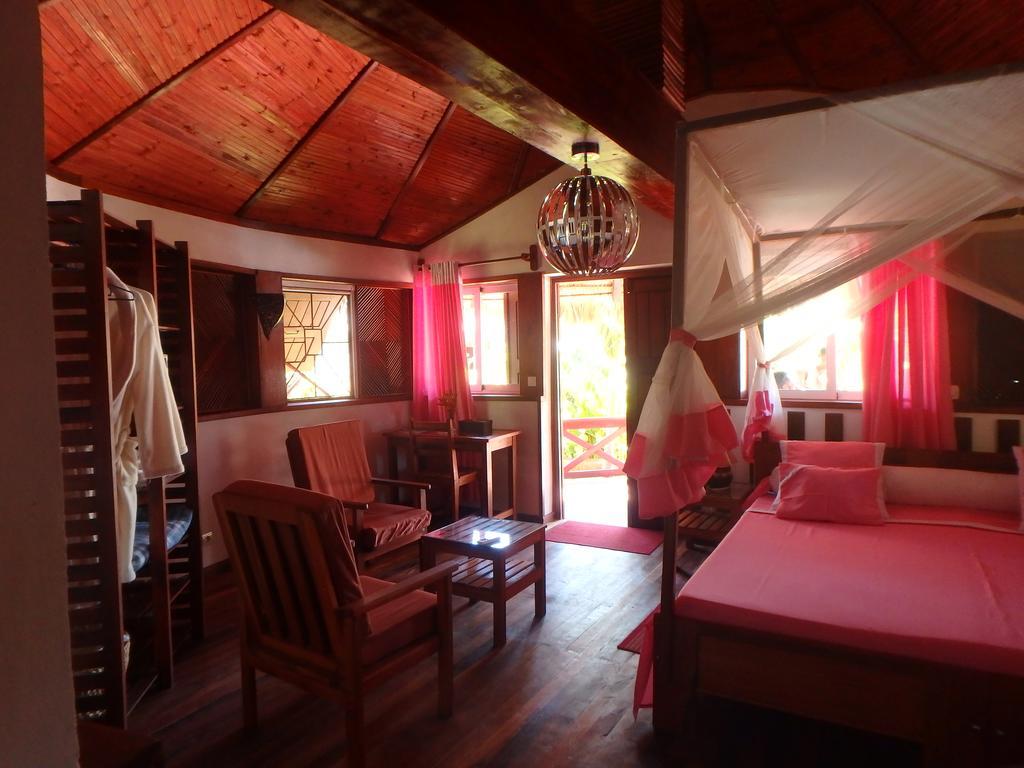 Edena Kely Hotel Mahajanga Ngoại thất bức ảnh