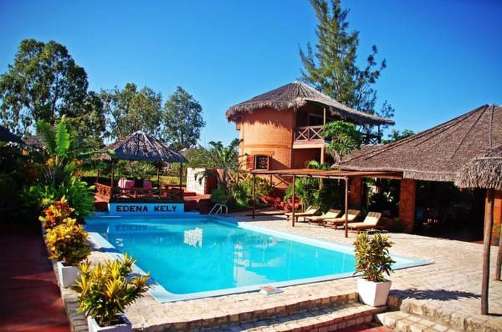 Edena Kely Hotel Mahajanga Ngoại thất bức ảnh