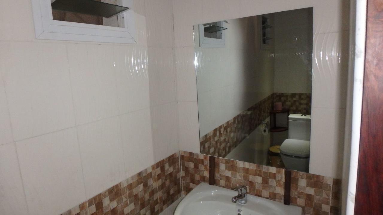 Edena Kely Hotel Mahajanga Ngoại thất bức ảnh
