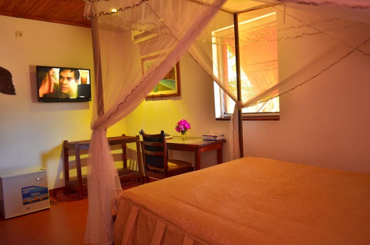 Edena Kely Hotel Mahajanga Ngoại thất bức ảnh
