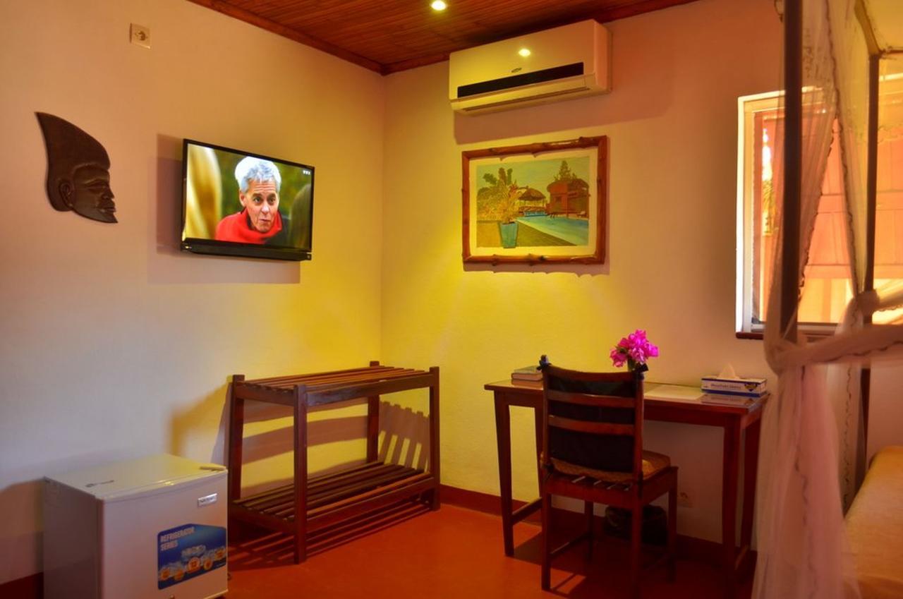 Edena Kely Hotel Mahajanga Ngoại thất bức ảnh
